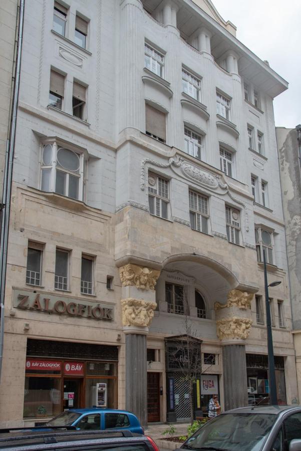 Helios Downtown Martha Budapeste Exterior foto